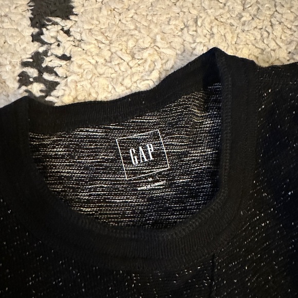 Gap Thermal Long Sleeve size M - Picture 2 of 4